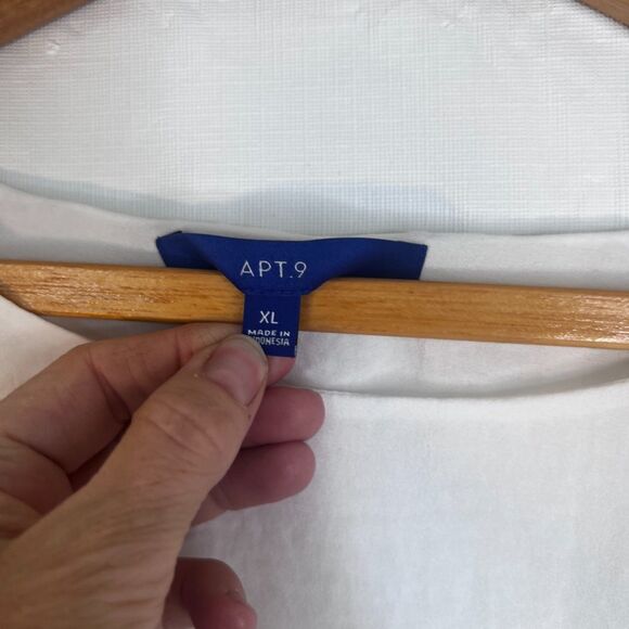 Apt 9 Satiny Flowy Blouse White Size XL Neutral Basic Minimalist Office Work - Picture 7 of 10